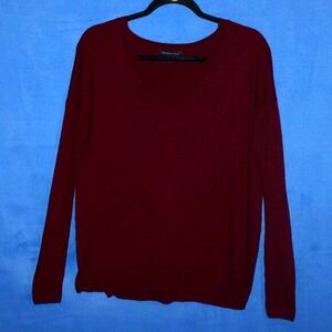 American Eagle Outfitters Burgundy V-Neck Sweater S/P